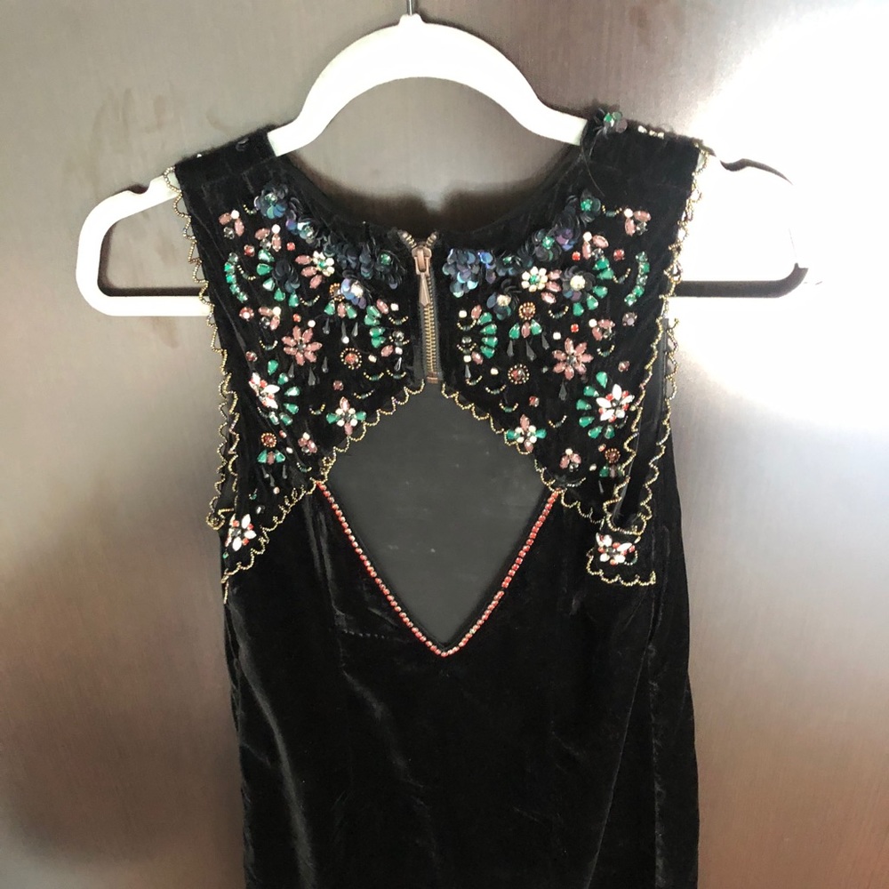 Dress - Picture 3 of 3